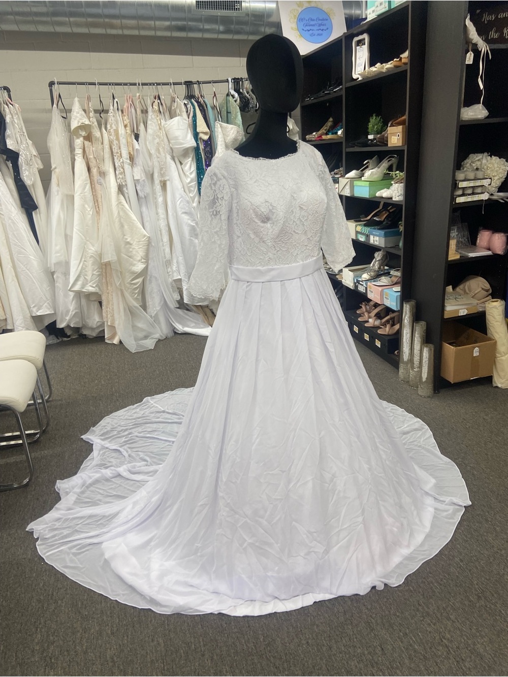 NWT Lavetir Wedding Dress